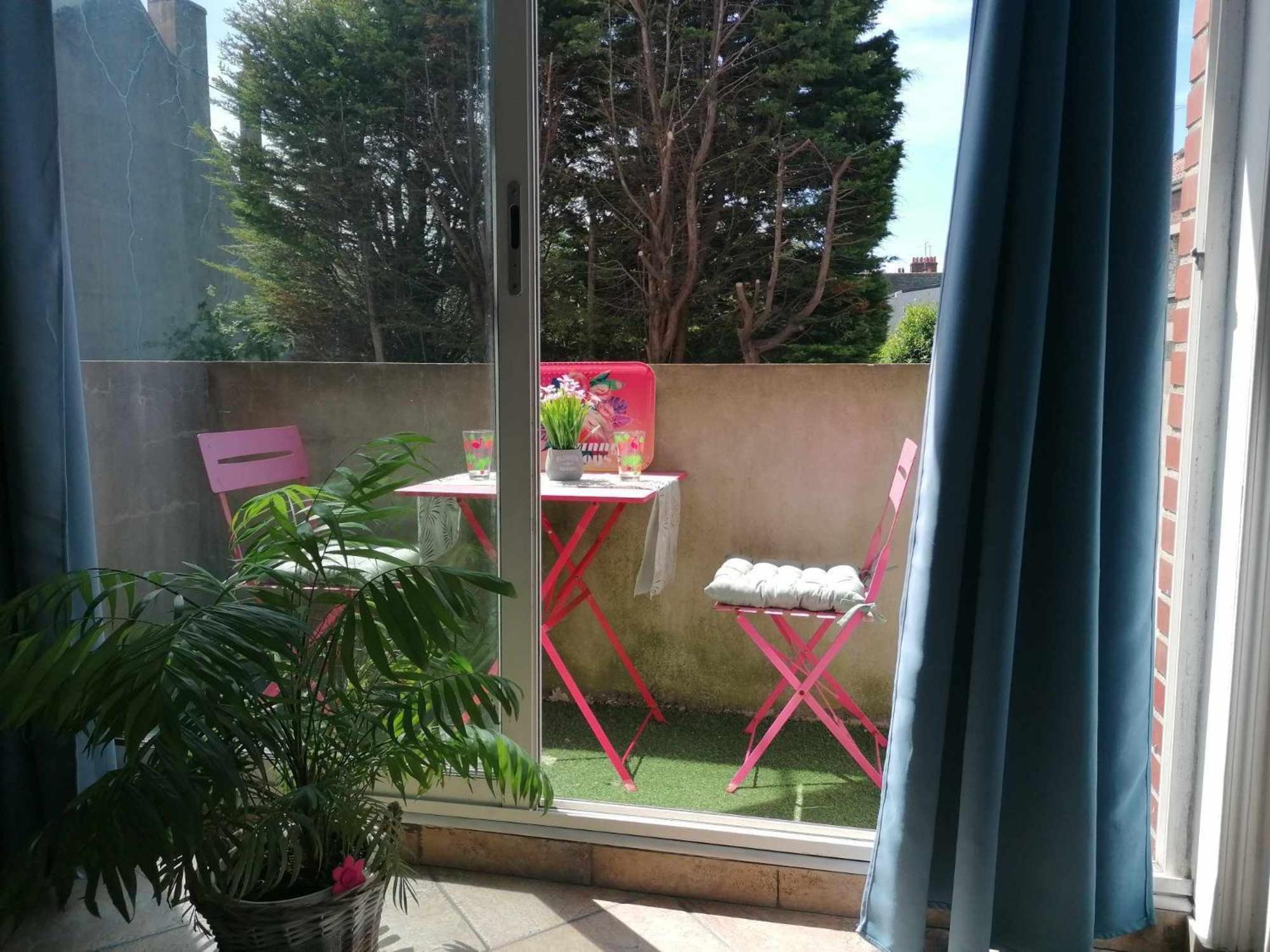 Appartement Le Metz Calais-nord - Balcon -plage -commerces *
